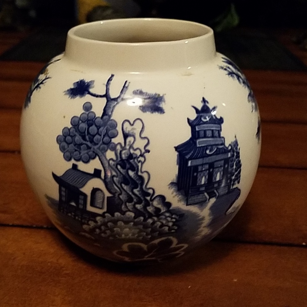 Willow blue vase